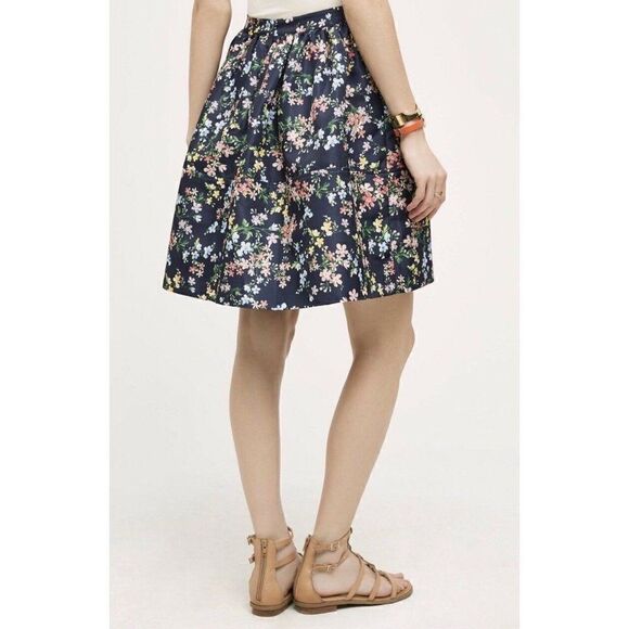 NEW ANTHROPOLOGIE ERIN FETHERSTON Sz 2 LILITH SKIRT NAVY FLORAL $265 - Picture 3 of 4